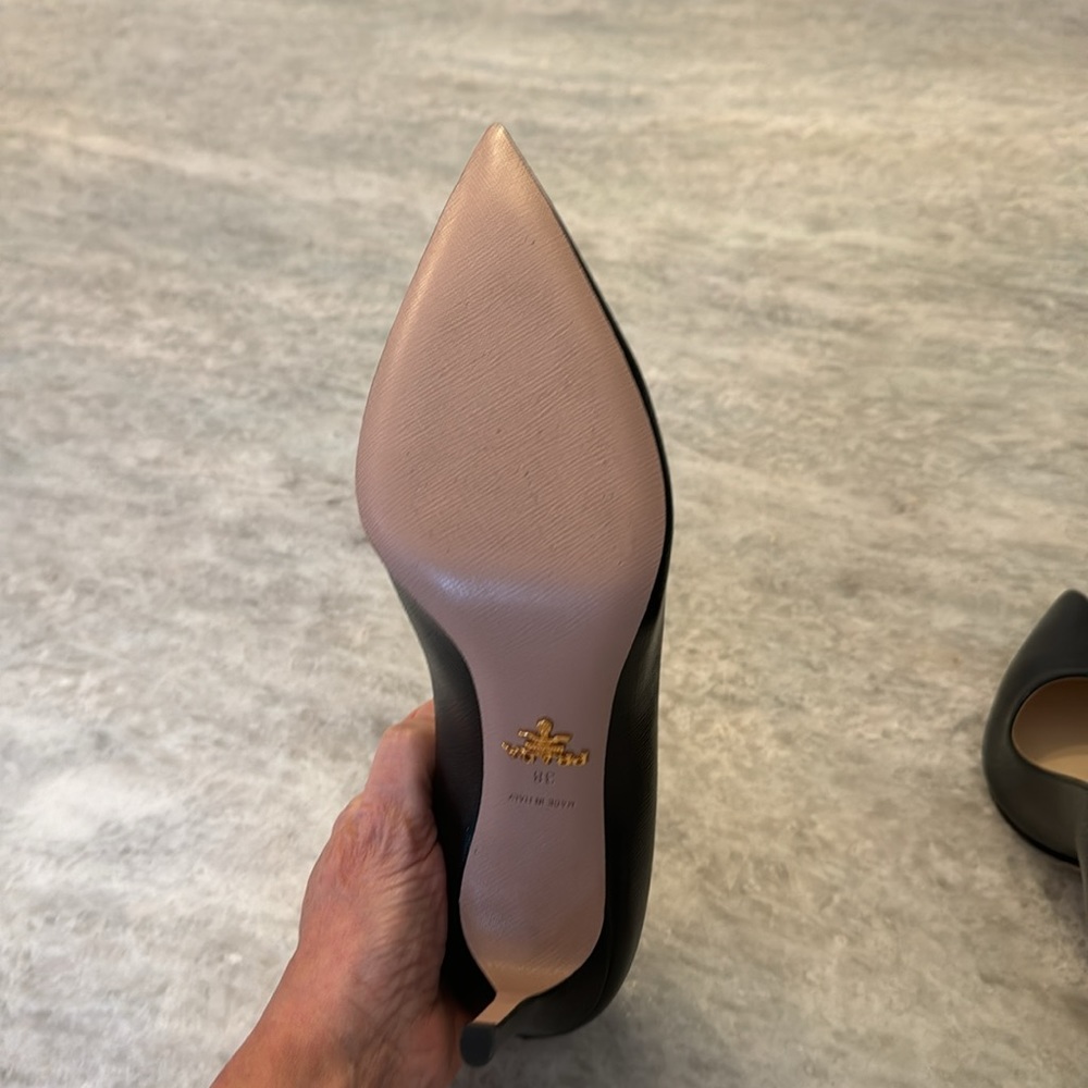 Prada Shoes, Calzature Donna in Black, size 38Euro 8US. - Picture 7 of 12